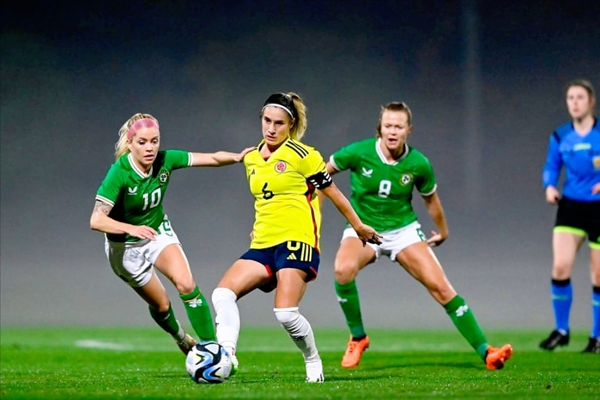 爱尔兰队在女足友谊赛中战平对手