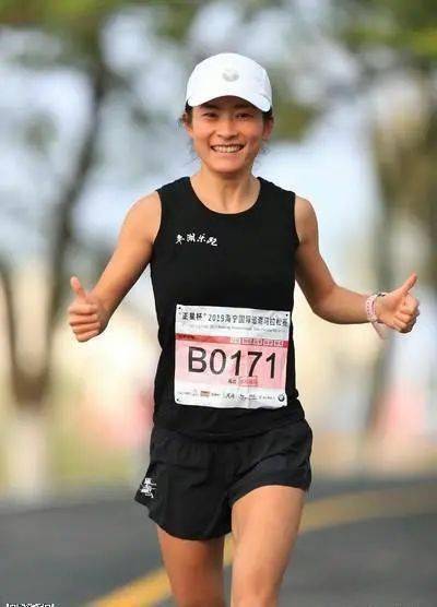 乐鱼体育网站入口-突尼斯马拉松选手在最后冲刺中抢先的简单介绍