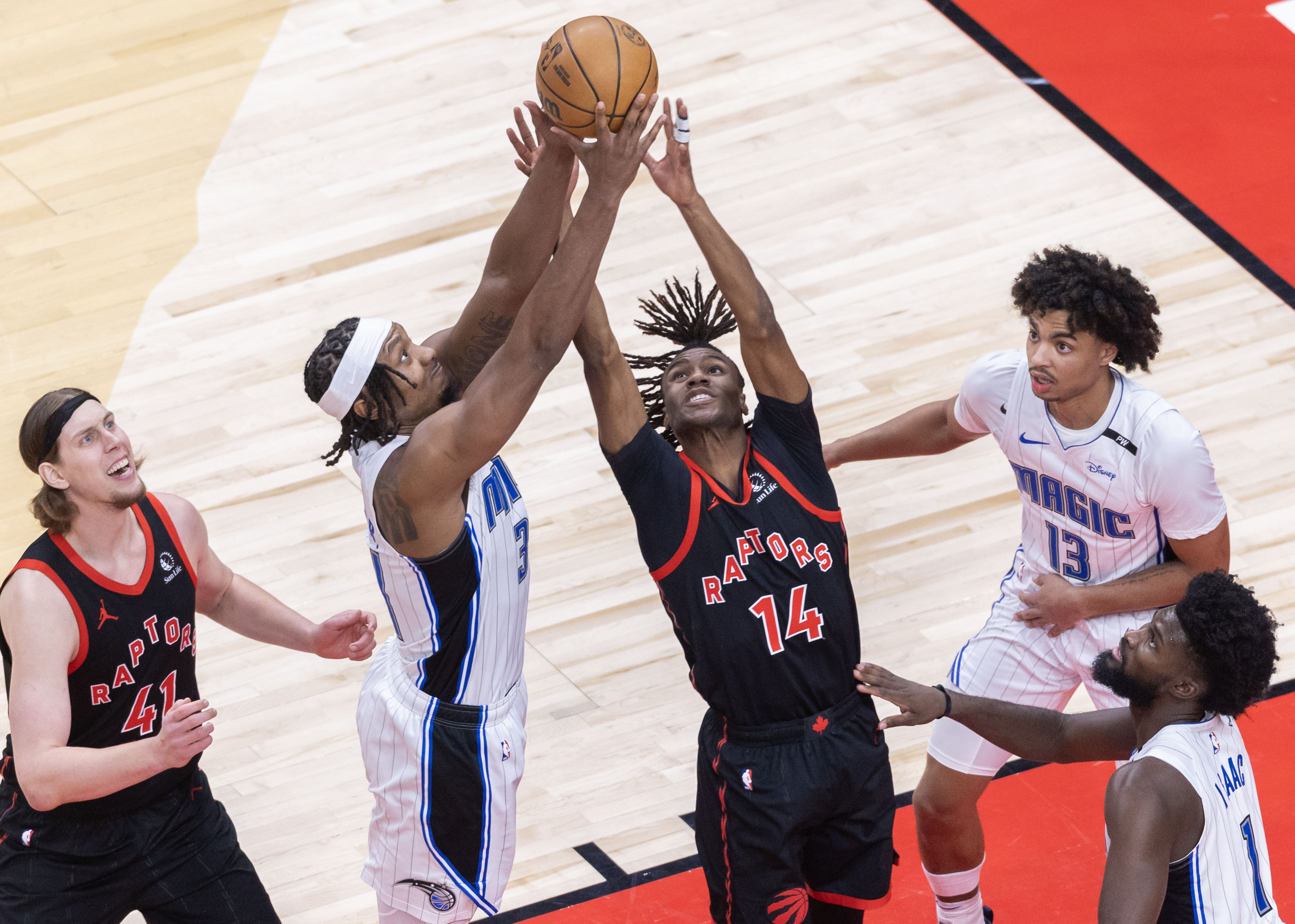 猛龙阵容齐整强势，轻松取得胜利的简单介绍