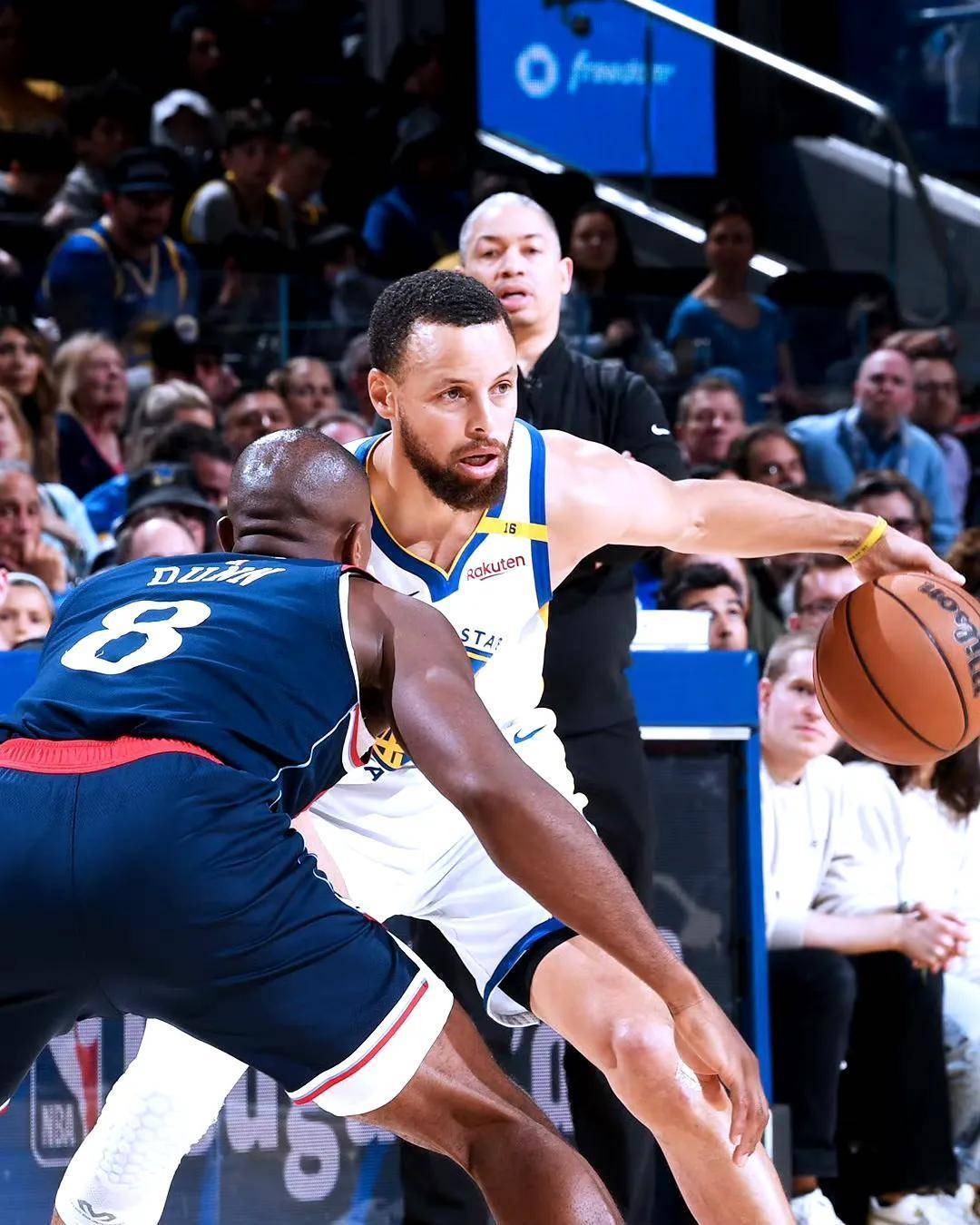 快船主场连胜森林狼，锁定东部头名