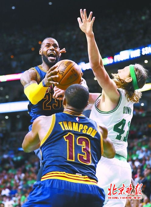 乐鱼体育app-勇士实力碾压对手，取得高分胜利