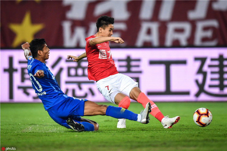 谁与争锋:广州恒大对阵江苏苏宁的简单介绍 谁与争锋:广州恒大对阵江苏苏宁的简单介绍