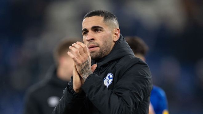 沙尔克队长因伤宣布赛季提前报销的简单介绍