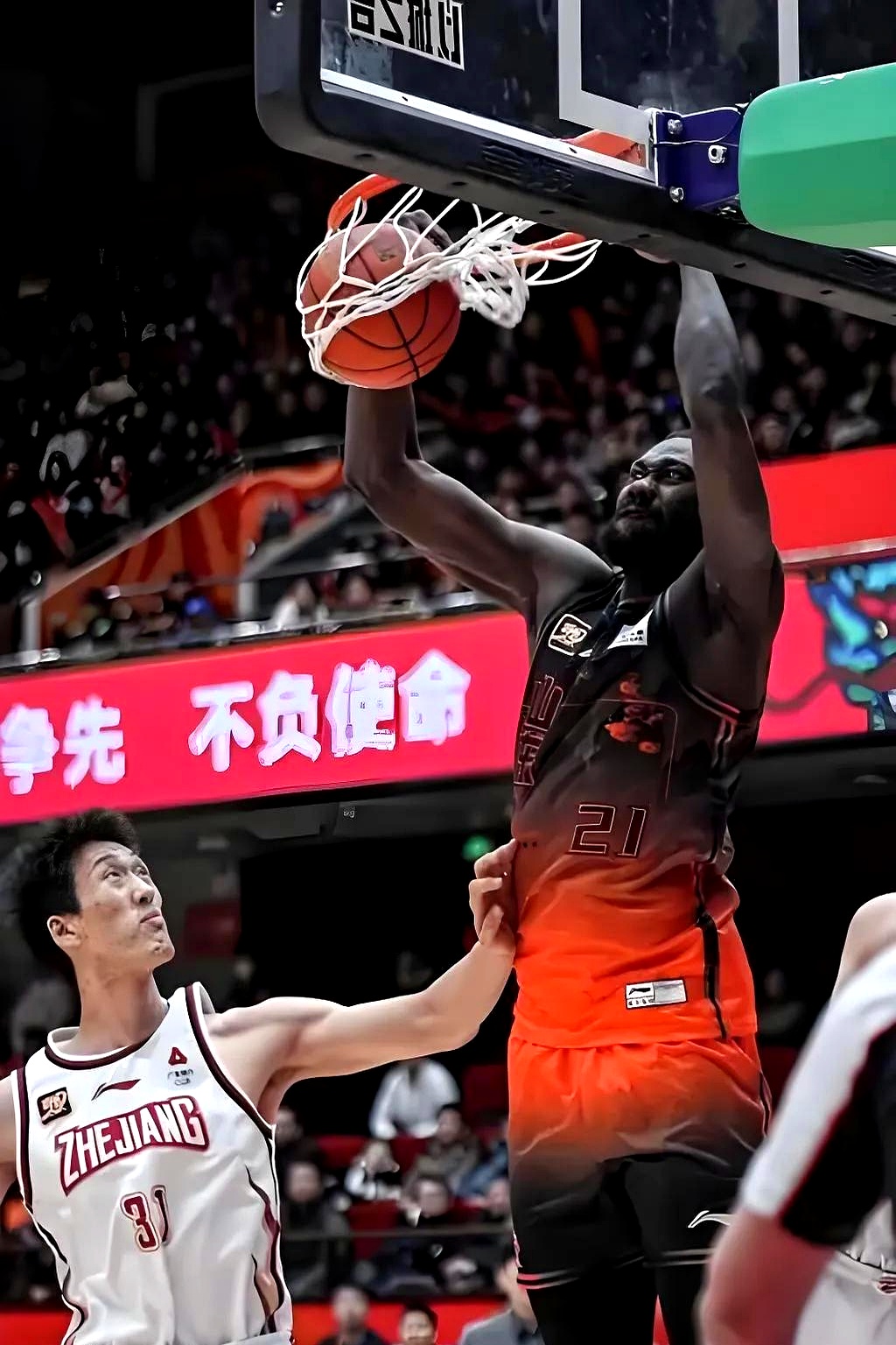 包含奋力拼搏：球员们将全力以赴迎战新的挑战的词条