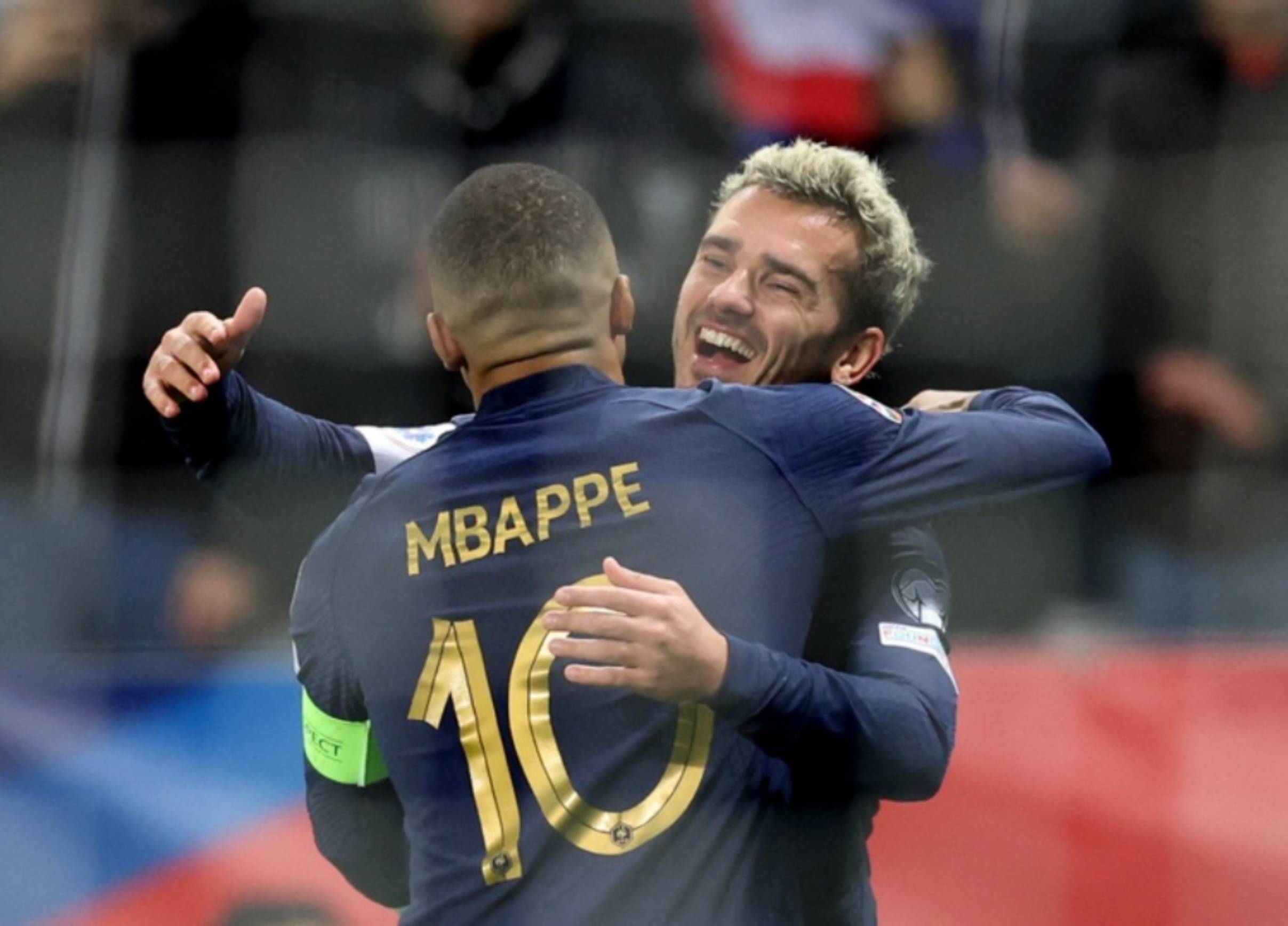 圣埃蒂安队在法国足球比赛中闪耀