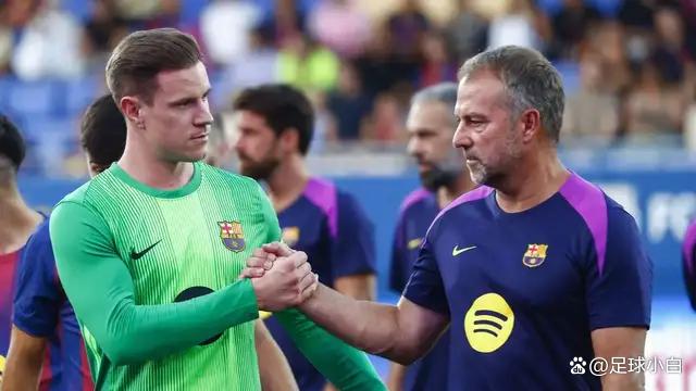 乐鱼体育下载-巴塞罗那足球俱乐部签下新秀球员，备战新赛季揭幕战