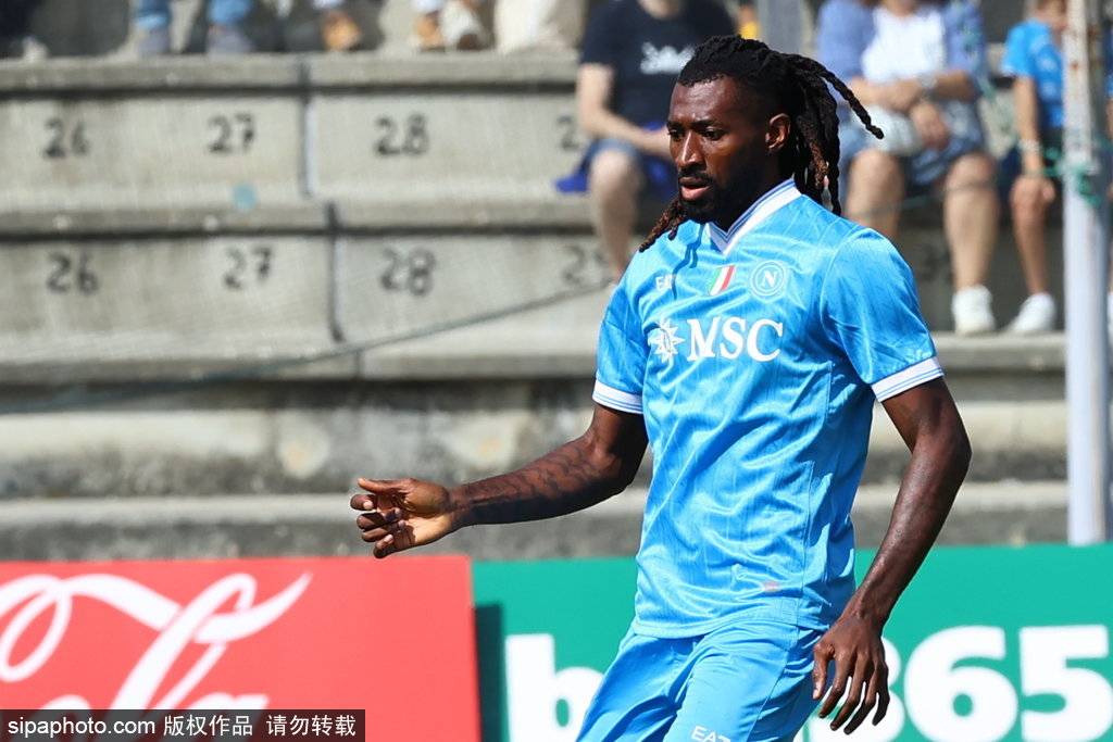 那不勒斯前锋伤退，攻击力大受损