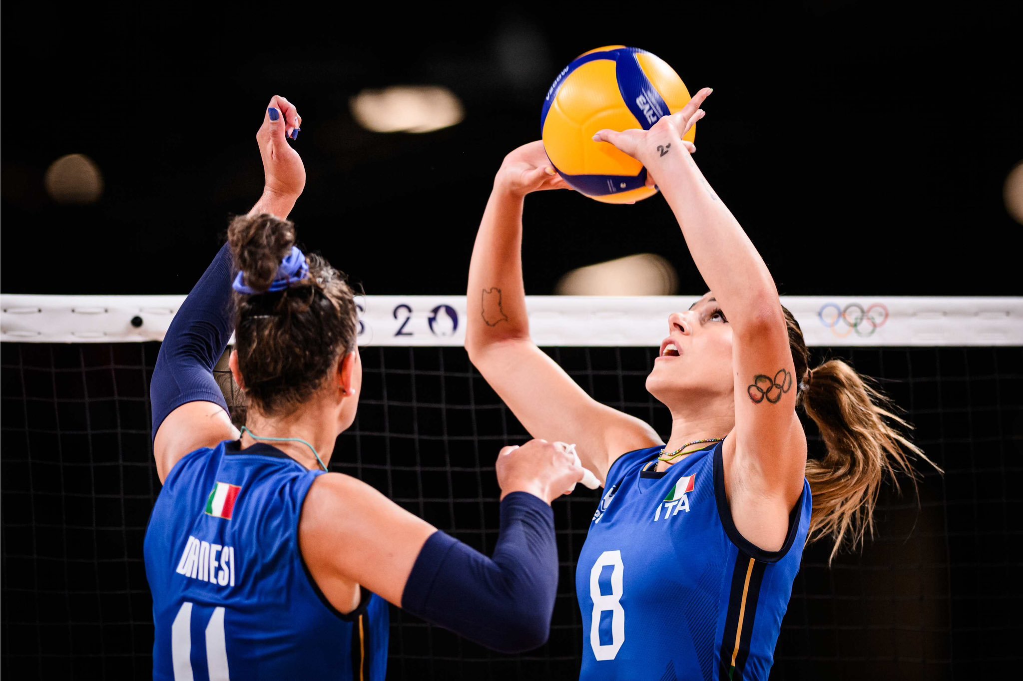 美国女子队再次斩获排球比赛奖牌，实力强大的简单介绍