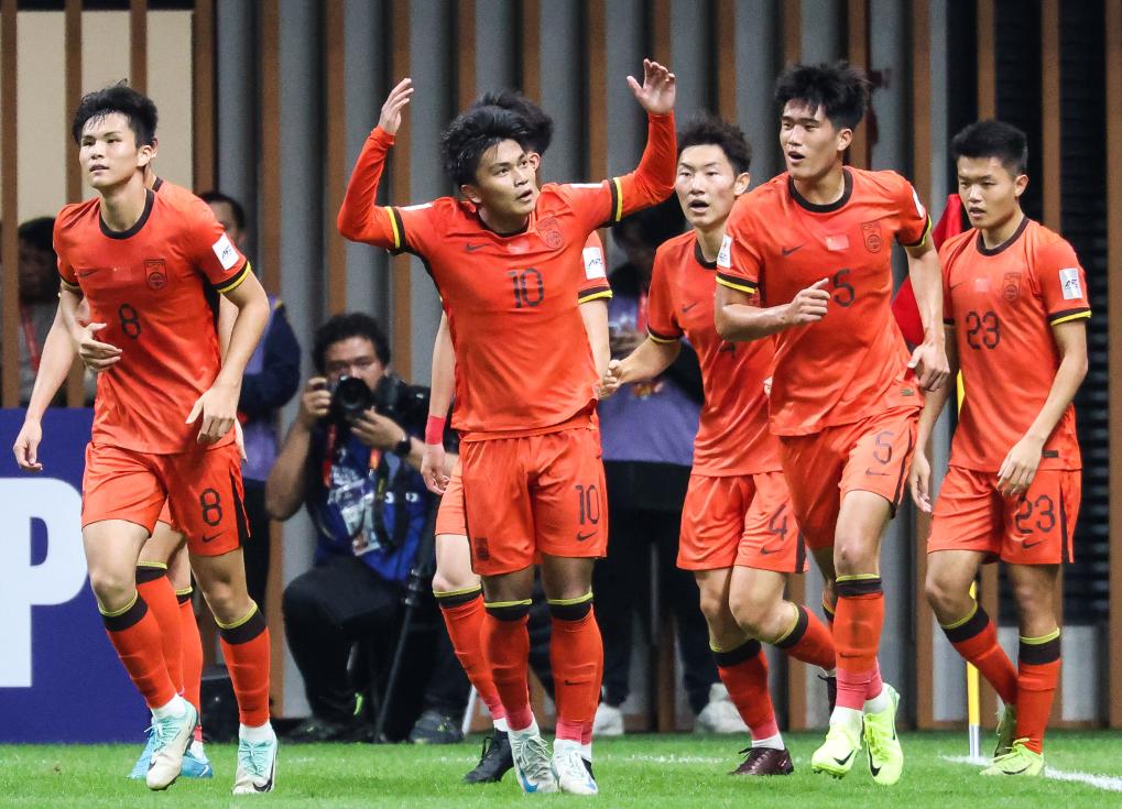 精彩瞬间令人惊叹，强队尽显实力引爆全场的简单介绍