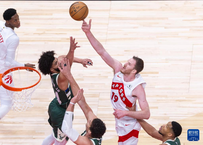 乐鱼体育新闻-关于「雄鹿击败猛龙，安特托昆博贡献关键篮板」的信息