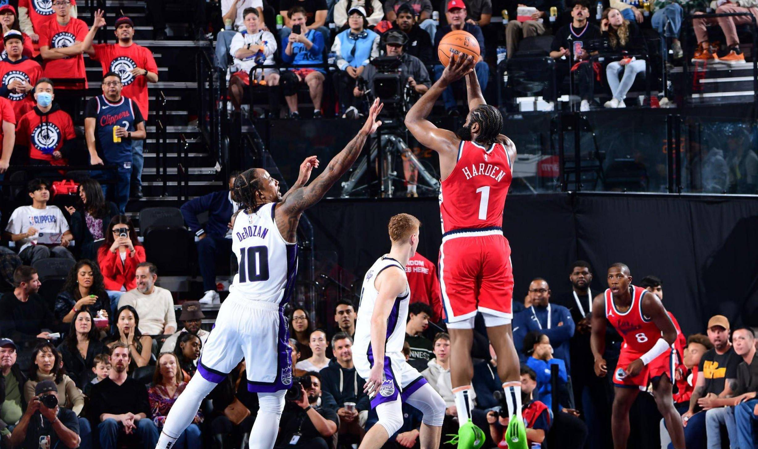 乐鱼体育在线-火箭大胜快船，哈登狂砍40+分的简单介绍